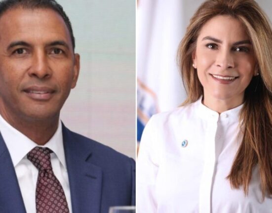 Carolina Mejia Domingo Contreras 1 1.53.10 p. m